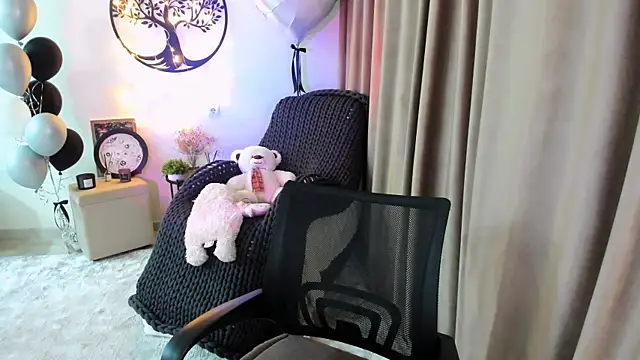 worldofkim online show from 1, 4, 2026