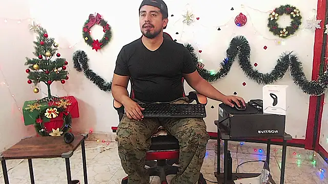 Snapshot of KalethBigDick chatting on 22, 11, 2025 KalethBigDick online show from 22, 11, 2025