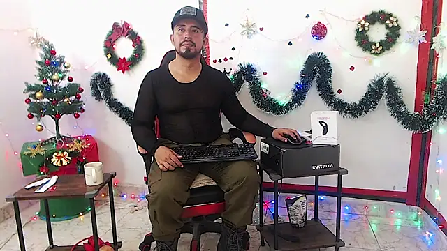 Snapshot of KalethBigDick chatting on 5, 12, 2025 KalethBigDick online show from 5, 12, 2025