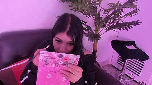 Snapshot of Miia_Thompsonn chatting on 19, 3, 2025 Miia Thompsonn online show from 19, 3, 2025