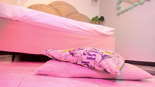 Miia Thompsonn online show from 24, 2, 2026