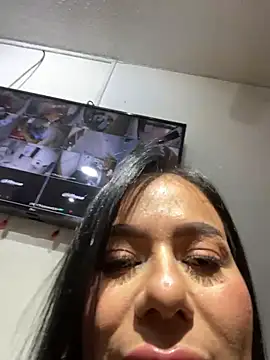 Miah gomez  online show from 5, 2, 2026