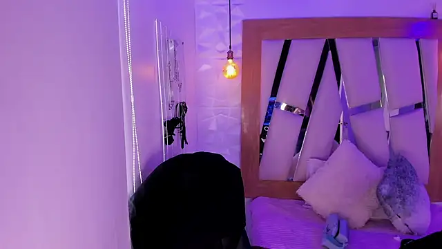 ary cooper  online show from 20, 3, 2025