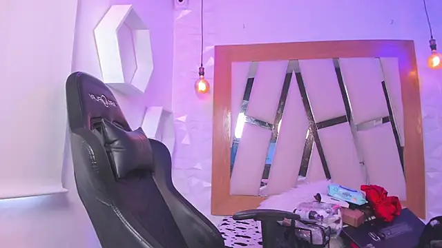 ary cooper  online show from 28, 10, 2025