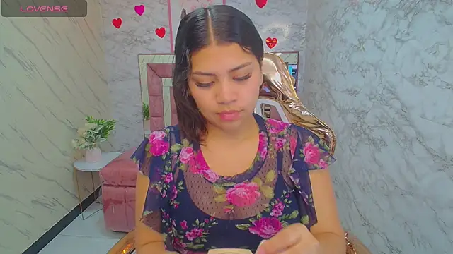 Snapshot of _mila_sweet_v chatting on 28, 2, 2025 mila sweet v online show from 28, 2, 2025