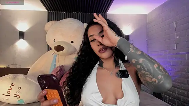 Snapshot of magic_marg chatting on 17, 4, 2026 magic marg online show from 17, 4, 2026