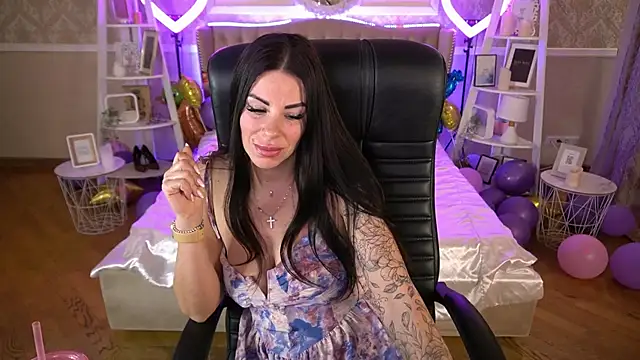 IsabellaFoxyy online show from 1, 2, 2025