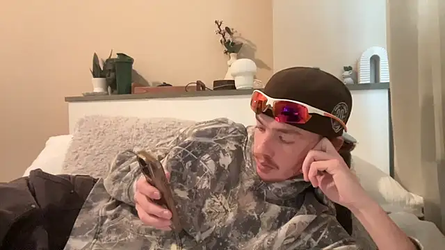 Snapshot of younghungginger chatting on 1, 12, 2024 younghungginger online show from 1, 12, 2024