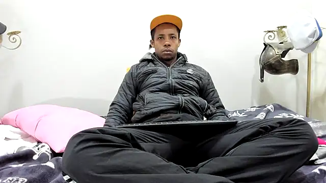 Snapshot of AlejoKhalifa_ chatting on 23, 2, 2025 AlejoKhalifa online show from 23, 2, 2025