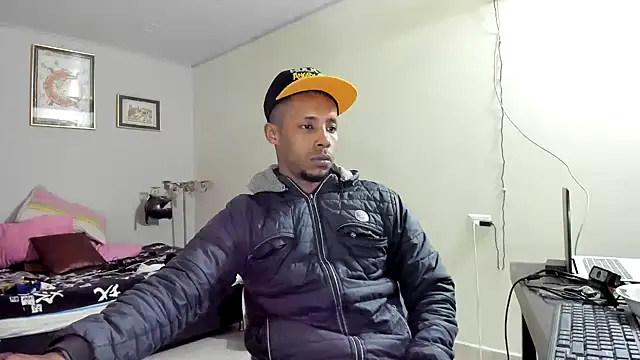Snapshot of AlejoKhalifa_ chatting on 8, 3, 2025 AlejoKhalifa online show from 8, 3, 2025