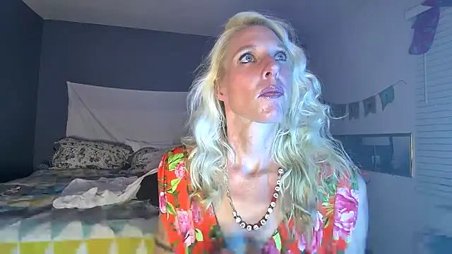 Snapshot of Glamazonx chatting on 22, 1, 2025 Glamazonx online show from 22, 1, 2025