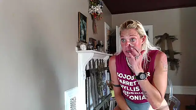 Snapshot of Glamazonx chatting on 8, 9, 2025 Glamazonx online show from 8, 9, 2025