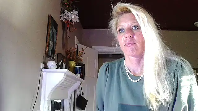 Snapshot of Glamazonx chatting on 23, 9, 2025 Glamazonx online show from 23, 9, 2025