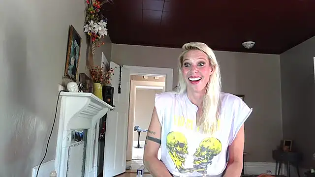 Snapshot of Glamazonx chatting on 28, 9, 2025 Glamazonx online show from 28, 9, 2025