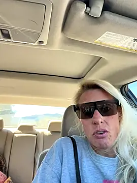 Snapshot of Glamazonx chatting on 1, 10, 2025 Glamazonx online show from 1, 10, 2025