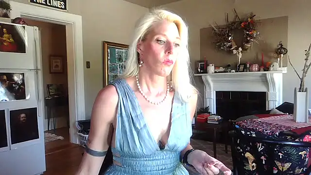 Snapshot of Glamazonx chatting on 29, 10, 2025 Glamazonx online show from 29, 10, 2025