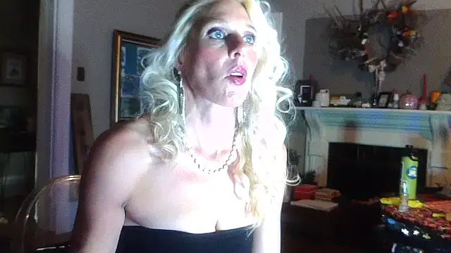 Snapshot of Glamazonx chatting on 31, 10, 2025 Glamazonx online show from 31, 10, 2025