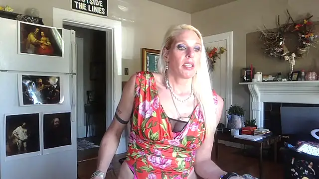 Snapshot of Glamazonx chatting on 31, 10, 2025 Glamazonx online show from 31, 10, 2025