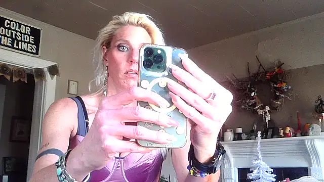 Snapshot of Glamazonx chatting on 14, 11, 2025 Glamazonx online show from 14, 11, 2025