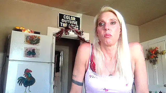 Snapshot of Glamazonx chatting on 18, 11, 2025 Glamazonx online show from 18, 11, 2025