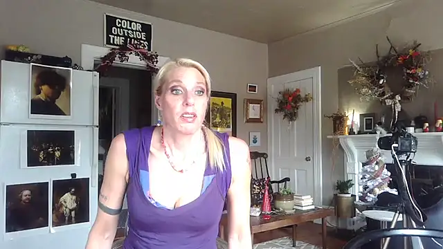 Snapshot of Glamazonx chatting on 23, 11, 2025 Glamazonx online show from 23, 11, 2025