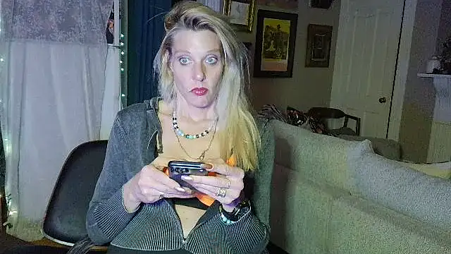 Glamazonx online show from 14, 4, 2026