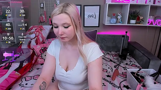 Snapshot of MeowkaKitty chatting on 8, 2, 2025 MeowkaKitty online show from 8, 2, 2025