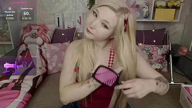 Snapshot of MeowkaKitty chatting on 30, 11, 2025 MeowkaKitty online show from 30, 11, 2025