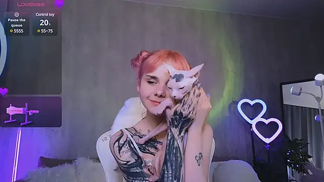 Britney Lynch online show from 23, 3, 2025