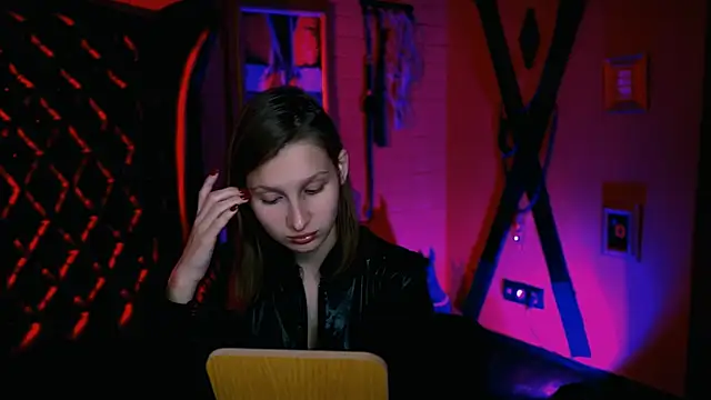 EllaHorton online show from 27, 10, 2025