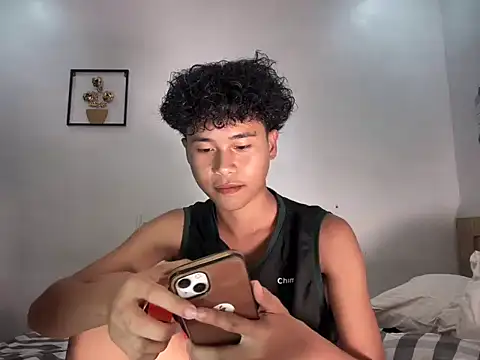 Asiantwink21 online show from 9, 1, 2026