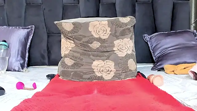 Snapshot of hot_milkbitch chatting on 14, 3, 2025 hot milkbitch online show from 14, 3, 2025