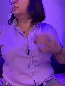 PaulinaSanders X online show from 5, 2, 2025