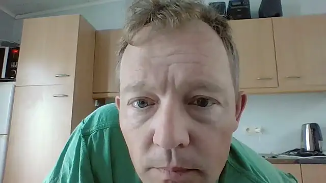 Snapshot of bertolini chatting on 4, 6, 2026 bertolini online show from 4, 6, 2026