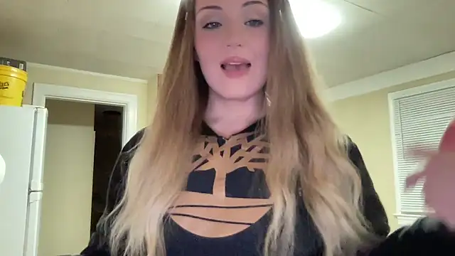 Snapshot of sexylilly69 chatting on 7, 2, 2025 sexylilly69 online show from 7, 2, 2025