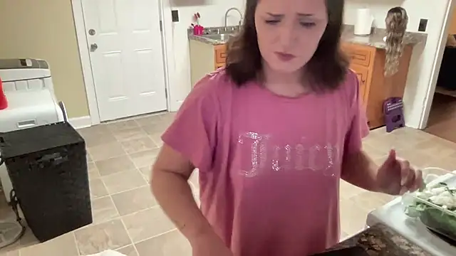 Snapshot of sexylilly69 chatting on 8, 2, 2025 sexylilly69 online show from 8, 2, 2025