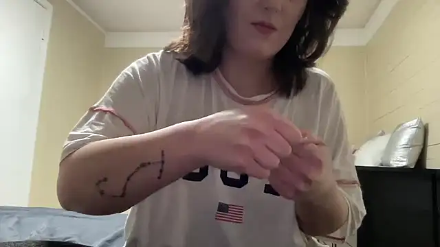 Snapshot of sexylilly69 chatting on 11, 2, 2025 sexylilly69 online show from 11, 2, 2025