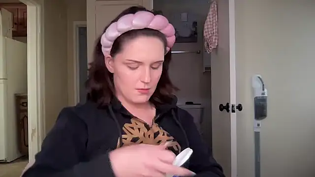 Snapshot of sexylilly69 chatting on 19, 2, 2025 sexylilly69 online show from 19, 2, 2025