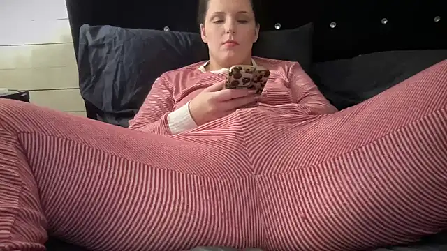 Snapshot of sexylilly69 chatting on 28, 2, 2025 sexylilly69 online show from 28, 2, 2025