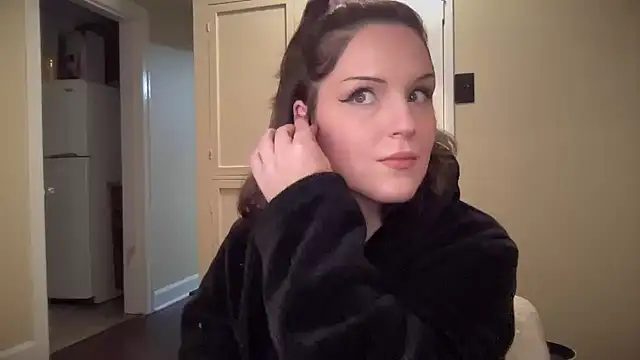 Snapshot of sexylilly69 chatting on 4, 3, 2025 sexylilly69 online show from 4, 3, 2025