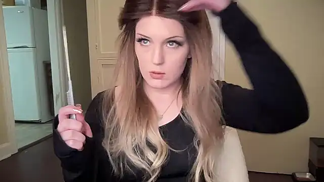 Snapshot of sexylilly69 chatting on 8, 3, 2025 sexylilly69 online show from 8, 3, 2025