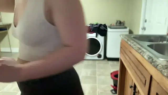 Snapshot of sexylilly69 chatting on 19, 3, 2025 sexylilly69 online show from 19, 3, 2025