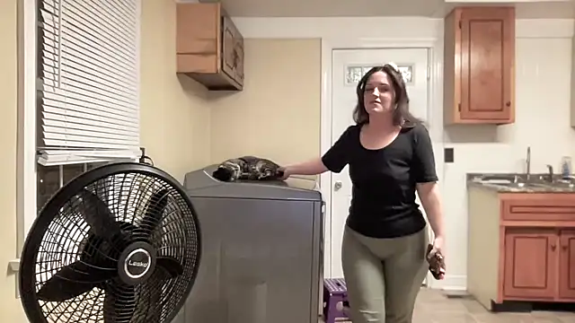 Snapshot of sexylilly69 chatting on 21, 9, 2025 sexylilly69 online show from 21, 9, 2025