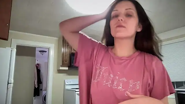 Snapshot of sexylilly69 chatting on 24, 9, 2025 sexylilly69 online show from 24, 9, 2025