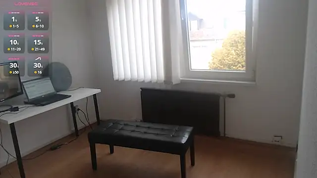 Snapshot of Vanda76 chatting on 13, 10, 2025 Vanda76 online show from 13, 10, 2025