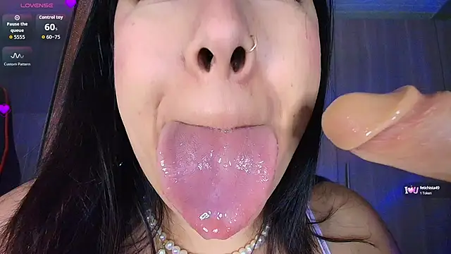 leahtemptation3 online show from 5, 10, 2025