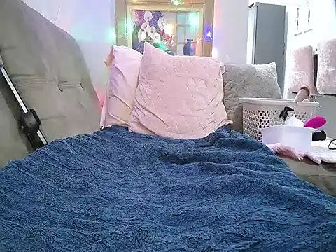 Irresistible24 online show from 2, 3, 2025