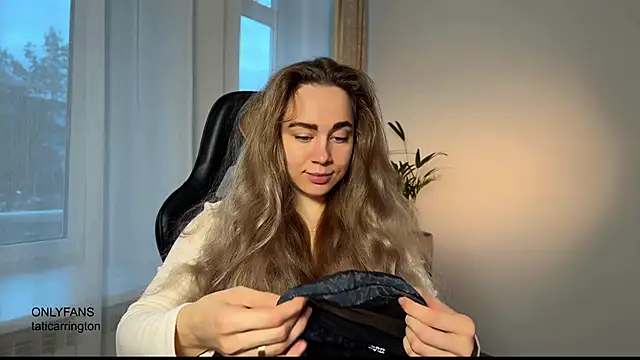 hotexclusive  online show from 16, 11, 2025