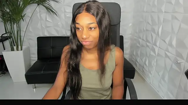 Snapshot of smileybabe chatting on 1, 1, 2025 smileybabe online show from 1, 1, 2025