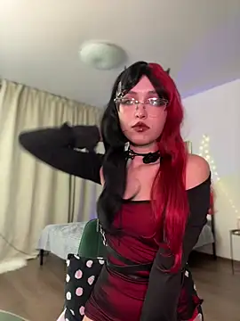 Evangeline Lawrence  online show from 24, 2, 2025